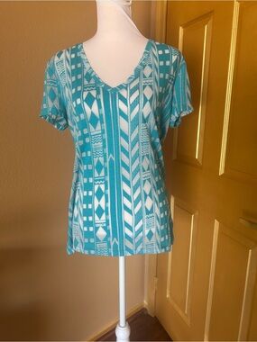 Nollie patterned tee shirt
